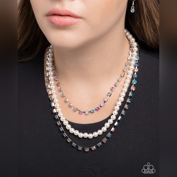 Elegant Multicolor Necklace Set - Picture 2 of 3